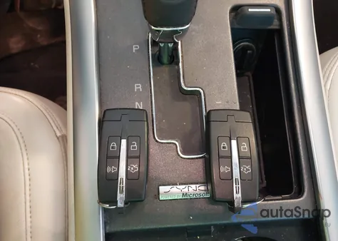 2009 Lincoln Mks z USA, uszkodzony, nr VIN 1LNHM93R79G605316